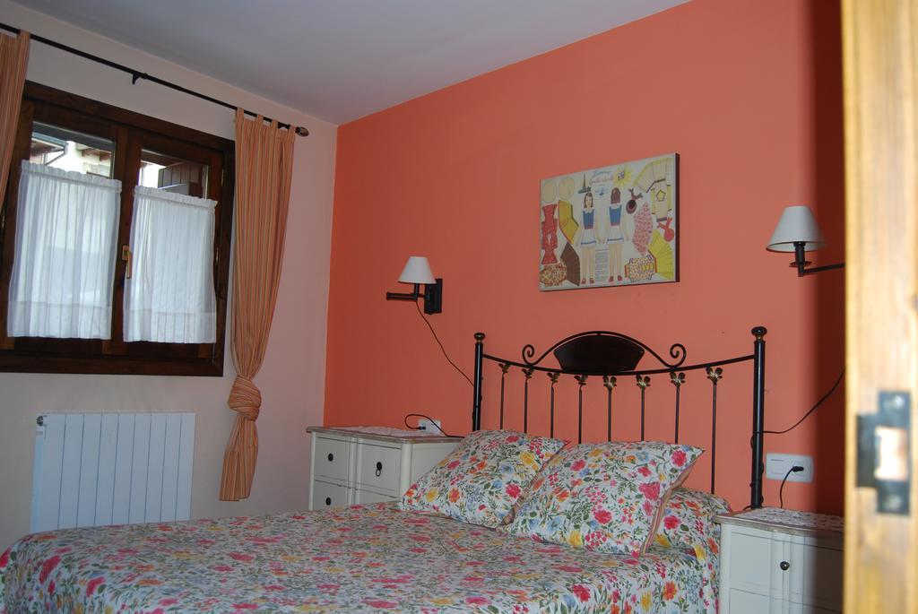 Apartamentos Casa Isabale Biescas  Pokój zdjęcie