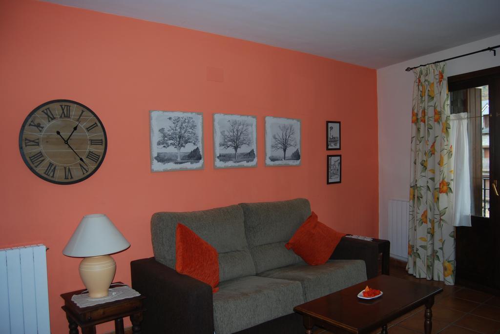 Apartamentos Casa Isabale Biescas  Pokój zdjęcie